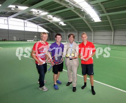 Tennis. UNION Klagenfurt. Eroeffnung der Tennishalle. Markus Ahne, Patrick Ofner, Klaus Bidovec, Lukas Grubelnig. Klagenfurt, 31.7.2012.
Foto: Kuess 
---
pressefotos, pressefotografie, kuess, qs, qspictures, sport, bild, bilder, bilddatenbank