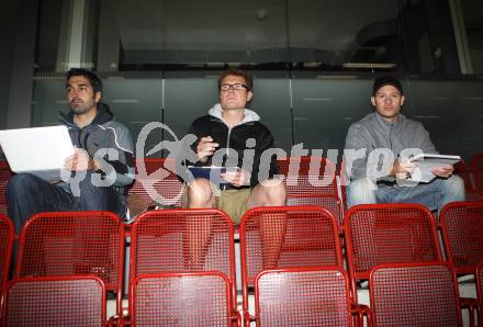 Eishockey. VSV. Gert Prohaska, Hannu Jaervenpaeae, Marc Brown. Villach, 31.7.2012.
Foto: Kuess
---
pressefotos, pressefotografie, kuess, qs, qspictures, sport, bild, bilder, bilddatenbank