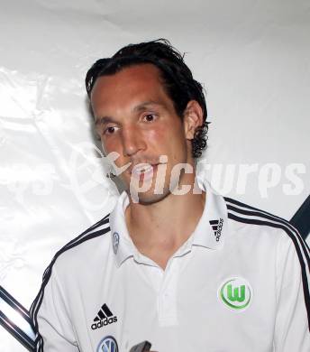 Fussball Testspiel. RZ Pellets WAC gegen VfL Wolfsburg. Emanuel Pogatetz (Wolfsburg). Wolfsberg, 7.8.2012.
Foto: Kuess
---
pressefotos, pressefotografie, kuess, qs, qspictures, sport, bild, bilder, bilddatenbank