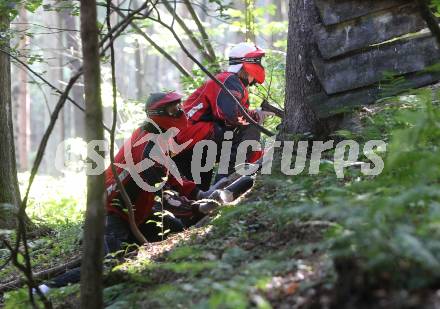 Eishockey Bundesliga. Sommertraining. Teambuilding KAC. Paintball. Schreckendorf, am 25.8.2012.
Foto: Kuess
---
pressefotos, pressefotografie, kuess, qs, qspictures, sport, bild, bilder, bilddatenbank