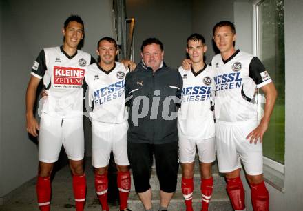 Fussball. Kaerntner Liga. SV Spittal. Urbas Daniel, Pichorner Juergen, Trainer Oswald Wolfgang, Schoenegger Patrick, Neidhardt Claus (K). Koettmannsdorf, 30.7.2012.
Foto: Kuess
---
pressefotos, pressefotografie, kuess, qs, qspictures, sport, bild, bilder, bilddatenbank