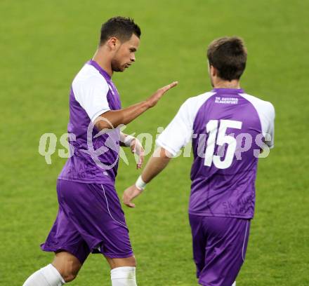 Fussball SK Austria Klagenfurt gegen St. Florian. Torjubel Marco Sahanek, Darko Vasic (Klagenfurt), Klagenfurt, 13.10.2012.
Foto: Kuess
---
pressefotos, pressefotografie, kuess, qs, qspictures, sport, bild, bilder, bilddatenbank