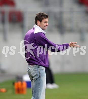 Fussball SK Austria Klagenfurt gegen St. Florian. Trainer Bruno Friesenbichler (Klagenfurt). Klagenfurt, 13.10.2012.
Foto: Kuess
---
pressefotos, pressefotografie, kuess, qs, qspictures, sport, bild, bilder, bilddatenbank