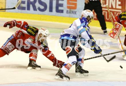 EBEL. Eishockey Bundesliga. EC KAC gegen VSV.  Herbert Ratz,  (KAC),  Marius Goehringer (VSV). Klagenfurt, am 14.10.2012.
Foto: Kuess 


---
pressefotos, pressefotografie, kuess, qs, qspictures, sport, bild, bilder, bilddatenbank