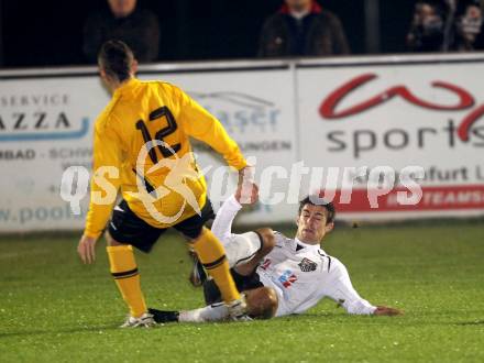 Fussball Kaerntner Liga. Welzenegg gegen WAC Amateure. Marko Petricevic,  (Welzenegg), Gernot Suppan  (WAC). Welzenegg, am 19.10.2012.
Foto: Kuess
---
pressefotos, pressefotografie, kuess, qs, qspictures, sport, bild, bilder, bilddatenbank