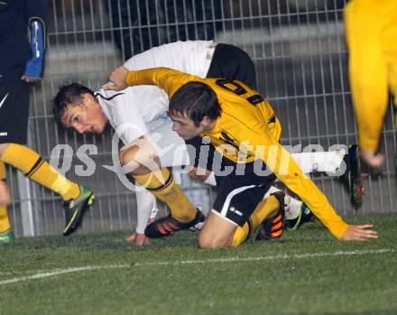 Fussball Kaerntner Liga. Welzenegg gegen WAC Amateure.  Stephan Borovnik, (Welzenegg), Moritz Guetz  (WAC). Welzenegg, am 19.10.2012.
Foto: Kuess
---
pressefotos, pressefotografie, kuess, qs, qspictures, sport, bild, bilder, bilddatenbank