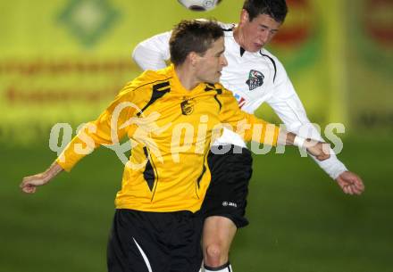 Fussball Kaerntner Liga. Welzenegg gegen WAC Amateure. Christoph Orasch,  (Welzenegg), Markus Poecheim  (WAC). Welzenegg, am 19.10.2012.
Foto: Kuess
---
pressefotos, pressefotografie, kuess, qs, qspictures, sport, bild, bilder, bilddatenbank