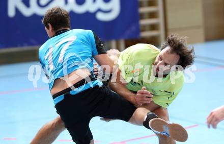 Handball Bundesliga. HC Kelag Kaernten gegen UHC Erste Bank Hollabrunn.  Branko Bedekovic,  (HCK), Philipp Brabenetz (Hollabrunn). Klagenfurt, am 20.10.2012.
Foto: Kuess
---
pressefotos, pressefotografie, kuess, qs, qspictures, sport, bild, bilder, bilddatenbank