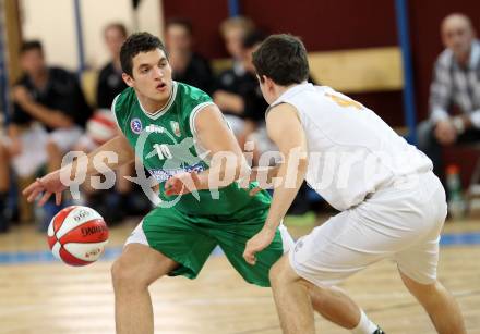 Basketball. 2. Bundesliga. Woerthersee Piraten gegen KOS Klagenfurt Celovec. Martin Breithuber, (Piraten), Denis Bucic (KOS). Klagenfurt, am 20.10.2012.
Foto: Kuess
---
pressefotos, pressefotografie, kuess, qs, qspictures, sport, bild, bilder, bilddatenbank