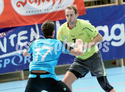 Handball Bundesliga. HC Kelag Kaernten gegen UHC Erste Bank Hollabrunn. Bostjan Hribar (HCK), Philipp Brabenetz (Hollabrunn). Klagenfurt, am 20.10.2012.
Foto: Kuess
---
pressefotos, pressefotografie, kuess, qs, qspictures, sport, bild, bilder, bilddatenbank