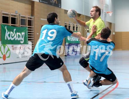 Handball Bundesliga. HC Kelag Kaernten gegen UHC Erste Bank Hollabrunn.  Bostjan Hribar, (HCK), Philipp Brabenetz, Pavol Stachovic  (Hollabrunn). Klagenfurt, am 20.10.2012.
Foto: Kuess
---
pressefotos, pressefotografie, kuess, qs, qspictures, sport, bild, bilder, bilddatenbank