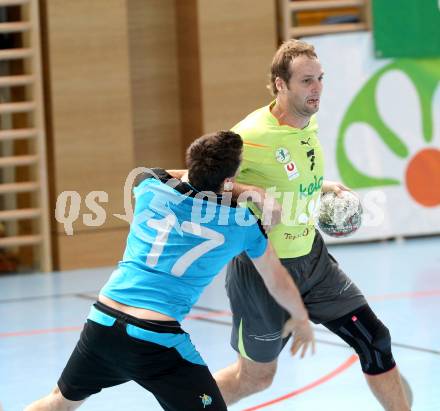 Handball Bundesliga. HC Kelag Kaernten gegen UHC Erste Bank Hollabrunn.  Bostjan Hribar,  (HCK), Philipp Brabenetz (Hollabrunn). Klagenfurt, am 20.10.2012.
Foto: Kuess
---
pressefotos, pressefotografie, kuess, qs, qspictures, sport, bild, bilder, bilddatenbank