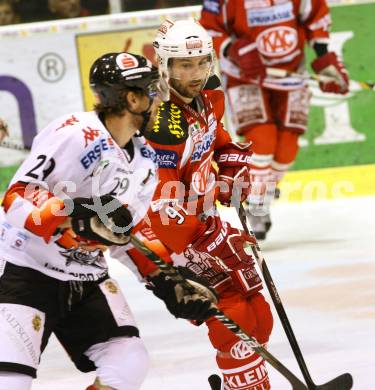 EBEL. Eishockey Bundesliga. EC KAC gegen HC TWK Innsbruck "Die Haie".   Sam Gagner,  (KAC), Andreas Noedl (Innsbruck). Klagenfurt, am 21.10.2012.
Foto: Kuess 


---
pressefotos, pressefotografie, kuess, qs, qspictures, sport, bild, bilder, bilddatenbank