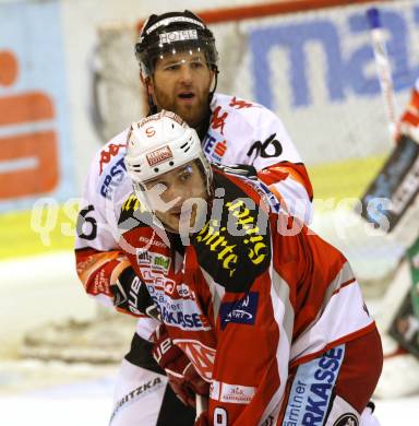 EBEL. Eishockey Bundesliga. EC KAC gegen HC TWK Innsbruck "Die Haie".   Tyler Spurgeon, (KAC), Fox Aaron  (Innsbruck). Klagenfurt, am 21.10.2012.
Foto: Kuess 


---
pressefotos, pressefotografie, kuess, qs, qspictures, sport, bild, bilder, bilddatenbank