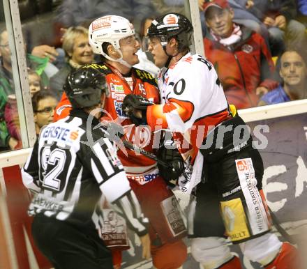 EBEL. Eishockey Bundesliga. EC KAC gegen HC TWK Innsbruck "Die Haie".   Rauferei David SChuller, (KAC), Michael Bartlett (Innsbruck).. Klagenfurt, am 21.10.2012.
Foto: Kuess 


---
pressefotos, pressefotografie, kuess, qs, qspictures, sport, bild, bilder, bilddatenbank