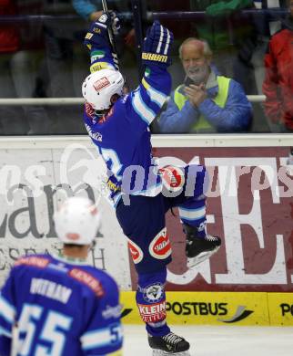 EBEL. Eishockey Bundesligal. EC VSV gegen EHC LIWEST Linz. Torjubel John HUghes (VSV). Villach, am 21.10.2012.
Foto: Kuess 


---
pressefotos, pressefotografie, kuess, qs, qspictures, sport, bild, bilder, bilddatenbank