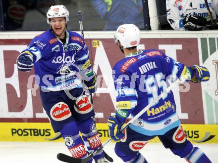 EBEL. Eishockey Bundesligal. EC VSV gegen EHC LIWEST Linz. Torjubel John Hughes, Scott Hotham (VSV). Villach, am 21.10.2012.
Foto: Kuess 


---
pressefotos, pressefotografie, kuess, qs, qspictures, sport, bild, bilder, bilddatenbank