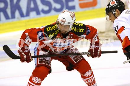 EBEL. Eishockey Bundesliga. EC KAC gegen HC TWK Innsbruck "Die Haie".   Sam Gagner,(KAC),  Brian Mc Gregor  (Innsbruck). Klagenfurt, am 21.10.2012.
Foto: Kuess 


---
pressefotos, pressefotografie, kuess, qs, qspictures, sport, bild, bilder, bilddatenbank