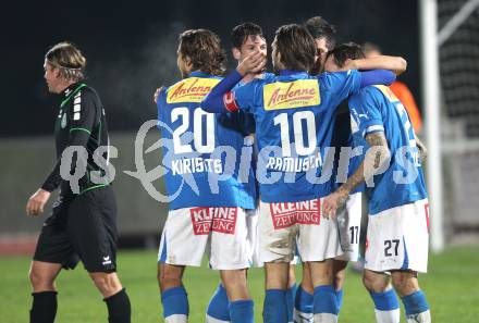 Fussball Regionalliga. VSV gegen Pasching. Torjubel (VSV), (Pasching). Villach, am 25.10.2012.
Foto: Kuess
---
pressefotos, pressefotografie, kuess, qs, qspictures, sport, bild, bilder, bilddatenbank