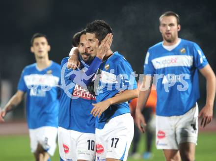 Fussball Regionalliga. VSV gegen Pasching. Torjubel Mario Ramusch, Michel Sandic (VSV), (Pasching). Villach, am 25.10.2012.
Foto: Kuess
---
pressefotos, pressefotografie, kuess, qs, qspictures, sport, bild, bilder, bilddatenbank