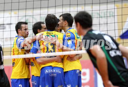 Volleyball. MEVZA. SK Aich/Dob gegen Kakanj. Jubel (Aich/Dob). Bleiburg, 24.10.2012.
Foto: Kuess
---
pressefotos, pressefotografie, kuess, qs, qspictures, sport, bild, bilder, bilddatenbank