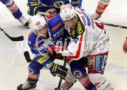 EBEL. Eishockey Bundesliga. EC VSV gegen KAC. Derek Ryan, (VSV), Tyler Spurgeon  (KAC). Villach, am 26.10.2012.
Foto: Kuess 


---
pressefotos, pressefotografie, kuess, qs, qspictures, sport, bild, bilder, bilddatenbank