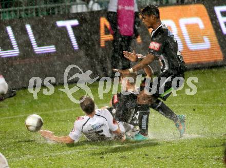 Fussball. Bundesliga. RZ Pellets WAC gegen SK Puntigamer Sturm Graz.  Christian Thonhofer, (WAC),  Florian Kainz, Ruben Okotie (Graz). Wolfsberg, 27.10.2012.
Foto: Kuess

---
pressefotos, pressefotografie, kuess, qs, qspictures, sport, bild, bilder, bilddatenbank