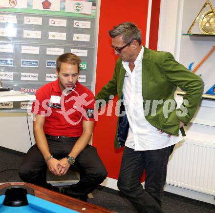 Billard. Einkleidung, Pressekonferenz Team Kaernten. Albin Ouschan,  Valentin Hobel (Praesident).  Klagenfurt, am 21.9.2012.
Foto: Kuess
---
pressefotos, pressefotografie, kuess, qs, qspictures, sport, bild, bilder, bilddatenbank