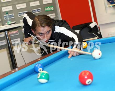 Billard. Einkleidung, Pressekonferenz Team Kaernten.  Andreas Brezic.  Klagenfurt, am 21.9.2012.
Foto: Kuess
---
pressefotos, pressefotografie, kuess, qs, qspictures, sport, bild, bilder, bilddatenbank