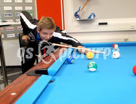 Billard. Einkleidung, Pressekonferenz Team Kaernten.  Tobias Trattnig. Klagenfurt, am 21.9.2012.
Foto: Kuess
---
pressefotos, pressefotografie, kuess, qs, qspictures, sport, bild, bilder, bilddatenbank