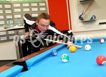 Billard. Einkleidung, Pressekonferenz Team Kaernten.  Christian Stadler. Klagenfurt, am 21.9.2012.
Foto: Kuess
---
pressefotos, pressefotografie, kuess, qs, qspictures, sport, bild, bilder, bilddatenbank