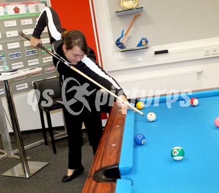 Billard. Einkleidung, Pressekonferenz Team Kaernten.  Sandra Baumgartner.  Klagenfurt, am 21.9.2012.
Foto: Kuess
---
pressefotos, pressefotografie, kuess, qs, qspictures, sport, bild, bilder, bilddatenbank