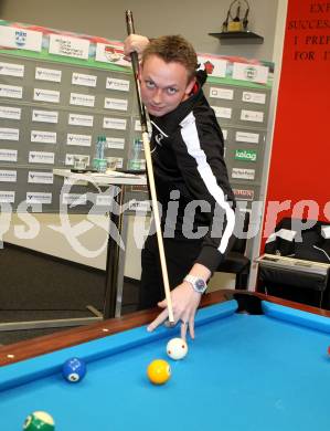 Billard. Einkleidung, Pressekonferenz Team Kaernten.  Christian Stadler. Klagenfurt, am 21.9.2012.
Foto: Kuess
---
pressefotos, pressefotografie, kuess, qs, qspictures, sport, bild, bilder, bilddatenbank