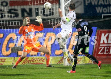 Fussball. Bundesliga. RZ Pellets WAC gegen SK Puntigamer Sturm Graz.  Michael Sollbauer, (WAC), Johannes Focher  (Graz). Wolfsberg, 27.10.2012.
Foto: Kuess

---
pressefotos, pressefotografie, kuess, qs, qspictures, sport, bild, bilder, bilddatenbank