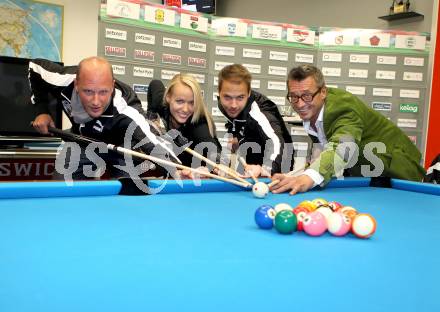 Billard. Einkleidung, Pressekonferenz Team Kaernten. Boris Urban, Jasmin Ouschan, Albin Ouschan, Valentin Hobel. Klagenfurt, 21.9.2012.
Foto: Kuess
---
pressefotos, pressefotografie, kuess, qs, qspictures, sport, bild, bilder, bilddatenbank