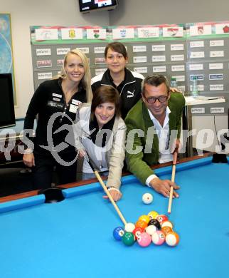 Billard. Einkleidung, Pressekonferenz Team Kaernten. Jasmin Ouschan, Lisa Perterer, Sandra Baumgartner, Valentin Hobel. Klagenfurt, 21.9.2012.
Foto: Kuess
---
pressefotos, pressefotografie, kuess, qs, qspictures, sport, bild, bilder, bilddatenbank