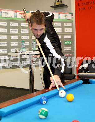 Billard. Einkleidung, Pressekonferenz Team Kaernten.  Juergen Jenisy. Klagenfurt, am 21.9.2012.
Foto: Kuess
---
pressefotos, pressefotografie, kuess, qs, qspictures, sport, bild, bilder, bilddatenbank