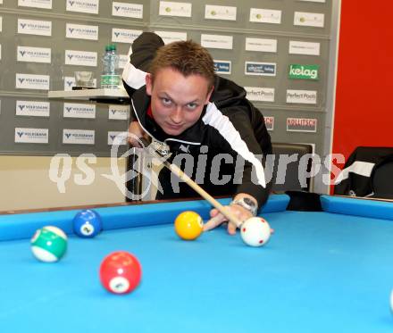 Billard. Einkleidung, Pressekonferenz Team Kaernten.  Christian Stadler. Klagenfurt, am 21.9.2012.
Foto: Kuess
---
pressefotos, pressefotografie, kuess, qs, qspictures, sport, bild, bilder, bilddatenbank