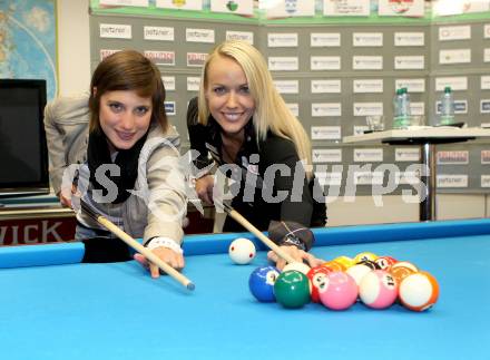 Billard. Einkleidung, Pressekonferenz Team Kaernten. Jasmin Ouschan, Lisa Perterer. Klagenfurt, 21.9.2012.
Foto: Kuess
---
pressefotos, pressefotografie, kuess, qs, qspictures, sport, bild, bilder, bilddatenbank