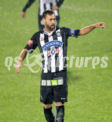 Fussball. Bundesliga. RZ Pellets WAC gegen SK Puntigamer Sturm Graz.  Michael Madl (Graz). Wolfsberg, 27.10.2012.
Foto: Kuess

---
pressefotos, pressefotografie, kuess, qs, qspictures, sport, bild, bilder, bilddatenbank