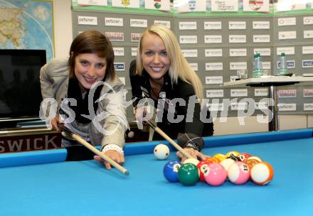 Billard. Einkleidung, Pressekonferenz Team Kaernten. Jasmin Ouschan, Lisa Perterer. Klagenfurt, 21.9.2012.
Foto: Kuess
---
pressefotos, pressefotografie, kuess, qs, qspictures, sport, bild, bilder, bilddatenbank