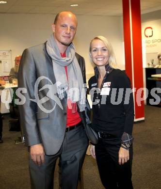 Billard. Einkleidung, Pressekonferenz Team Kaernten. Boris Uran, Jasmin Ouschan.  Klagenfurt, am 21.9.2012.
Foto: Kuess
---
pressefotos, pressefotografie, kuess, qs, qspictures, sport, bild, bilder, bilddatenbank