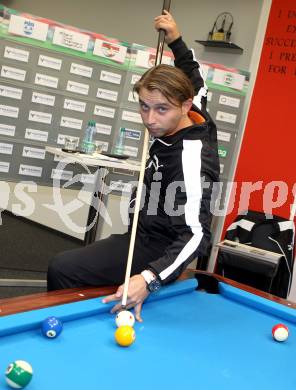 Billard. Einkleidung, Pressekonferenz Team Kaernten.  Andreas Brezic.  Klagenfurt, am 21.9.2012.
Foto: Kuess
---
pressefotos, pressefotografie, kuess, qs, qspictures, sport, bild, bilder, bilddatenbank