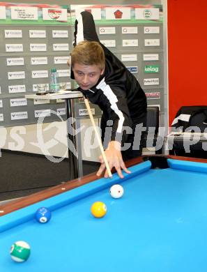 Billard. Einkleidung, Pressekonferenz Team Kaernten.  Tobias Trattnig. Klagenfurt, am 21.9.2012.
Foto: Kuess
---
pressefotos, pressefotografie, kuess, qs, qspictures, sport, bild, bilder, bilddatenbank