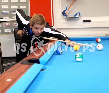 Billard. Einkleidung, Pressekonferenz Team Kaernten.  Tobias Trattnig. Klagenfurt, am 21.9.2012.
Foto: Kuess
---
pressefotos, pressefotografie, kuess, qs, qspictures, sport, bild, bilder, bilddatenbank