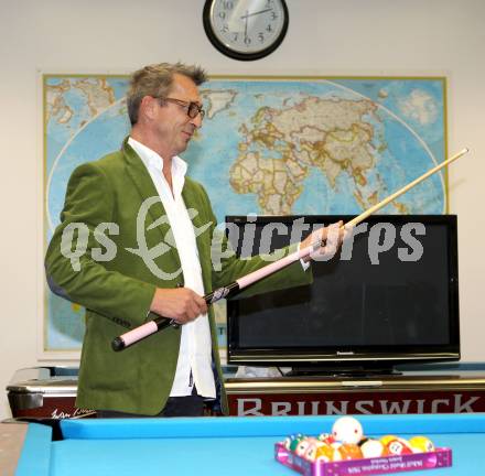 Billard. Einkleidung, Pressekonferenz Team Kaernten. Valentin Hobel (Praesident).  Klagenfurt, am 21.9.2012.
Foto: Kuess
---
pressefotos, pressefotografie, kuess, qs, qspictures, sport, bild, bilder, bilddatenbank