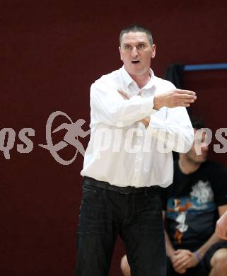 Basketball. 2. Bundesliga. Woerthersee Piraten gegen KOS Klagenfurt Celovec. Trainer Predrag Radovic  (KOS). Klagenfurt, am 20.10.2012.
Foto: Kuess
---
pressefotos, pressefotografie, kuess, qs, qspictures, sport, bild, bilder, bilddatenbank