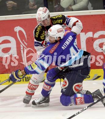 EBEL. Eishockey Bundesliga. EC VSV gegen KAC. Mario Altmann,  (VSV), Paul Schellander (KAC). Villach, am 26.10.2012.
Foto: Kuess 


---
pressefotos, pressefotografie, kuess, qs, qspictures, sport, bild, bilder, bilddatenbank