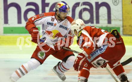 EBEL. Eishockey Bundesliga. EC KAC gegen EC Red Bull Salzburg.  Manuel Geier,  (KAC), Daniel Welser  (Salzburg)). Klagenfurt, am 28.10.2012.
Foto: Kuess 


---
pressefotos, pressefotografie, kuess, qs, qspictures, sport, bild, bilder, bilddatenbank