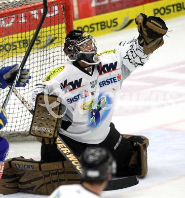 EBEL. Eishockey Bundesligal. EC VSV gegen Dornbirner Eishockey Club.  Hannes Enzenhofer (Dornbirn). Villach, am 7.10.2012.
Foto: Kuess 


---
pressefotos, pressefotografie, kuess, qs, qspictures, sport, bild, bilder, bilddatenbank